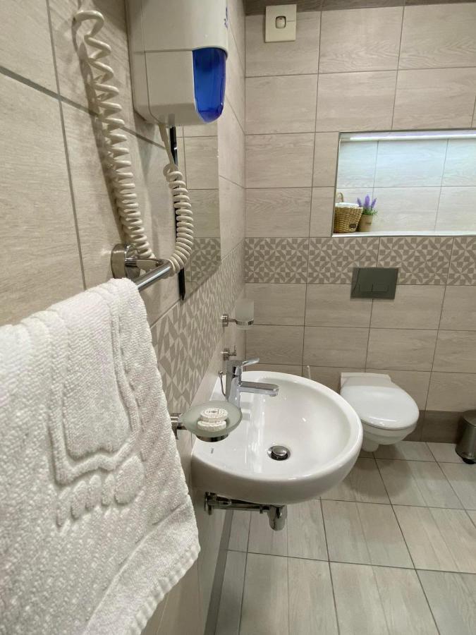 וליקו טורנובו Guest Rooms Asenevtsi City Center מראה חיצוני תמונה